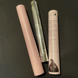 100% Pure Fruit Pigmented® Mascara